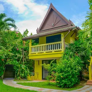 https://chez-charly-bungalow.khao-lakhotels.com